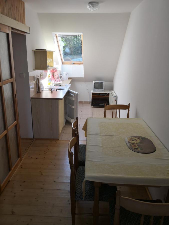 Apartment U Machova Jezera - - Ludmila Grulisova *
